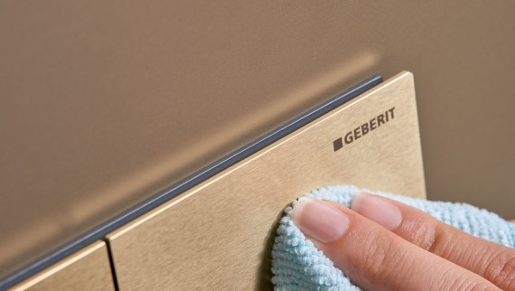 Geberit Sigma70 betjeningsplade med rengøringsvenlig overflade Geberit Sigma70 betjeningsplade med rengøringsvenlig overflade